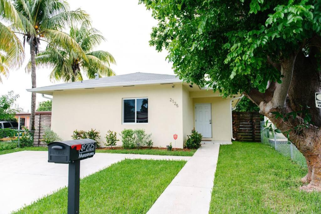 Villa New House On The Block Near Miami Airport. Extérieur photo
