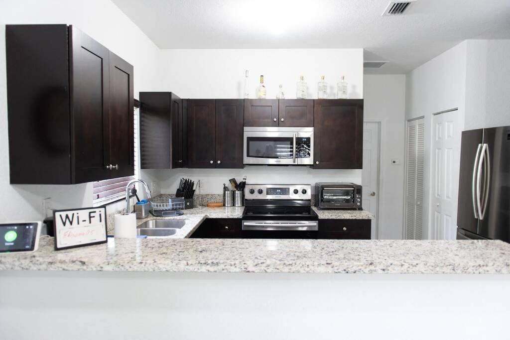 Villa New House On The Block Near Miami Airport. Extérieur photo